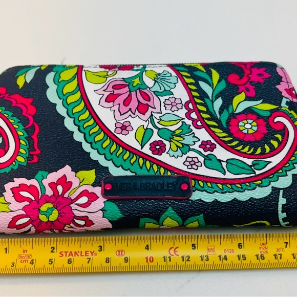 VERA BRADLEY PAISLEY ACCORDION WALLET with zipper closure - Picture 2 of 7